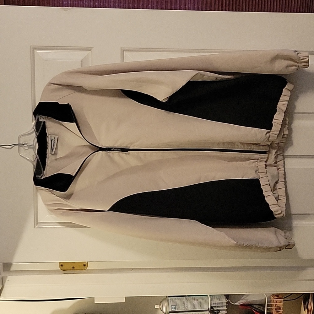 Men's Large Slazenger  ream color golf jacket.